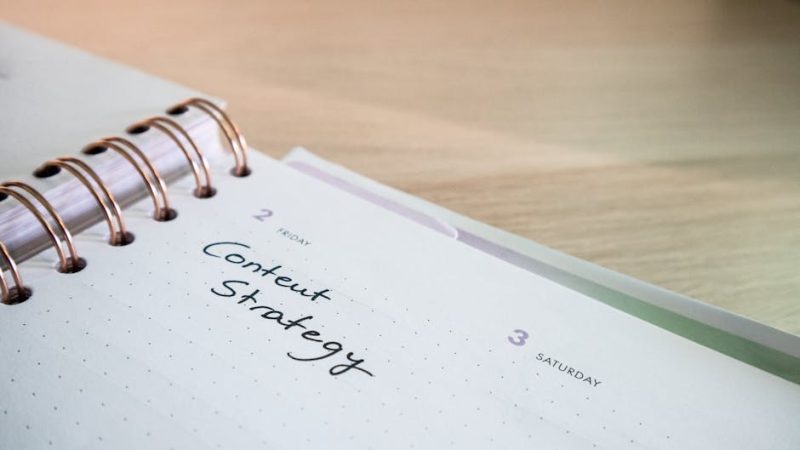 Content Marketing Là Gì? Chiến Lược Nội Dung Thu Hút Khách Hàng 2026