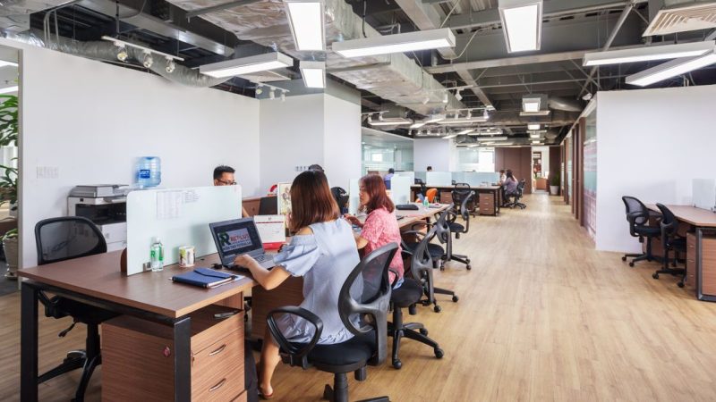 Quản Lý Nhân Sự Cho SME: 5 Bài Học Từ Người Từng Sai 3 Lần