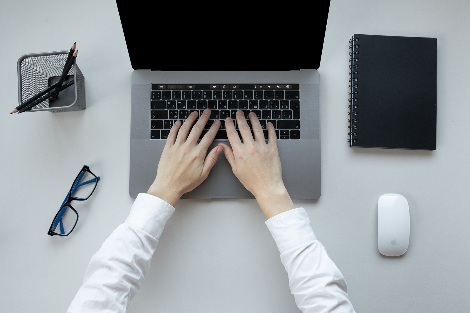 Bàn làm việc gọn gàng: tự động hóa quy trình không cần code